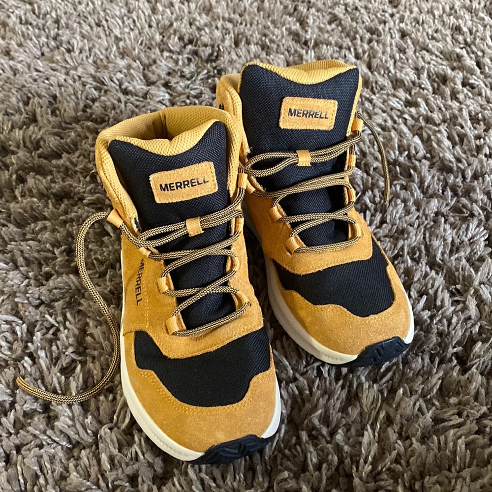 Boys Merrill Hiking boots. Brand new! Worn ONCE.
